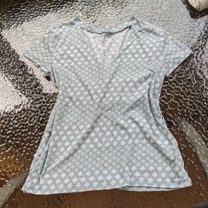 🍃Aero Soft V-Neck Tee Shirt Size S